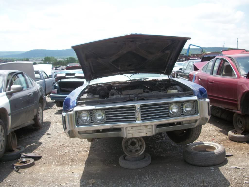 http://i282.photobucket.com/albums/kk241/jimmyfloyd182/For%20Sale/junkyardCars/GarysUPullIt_General/2011_06_10/100_1438.jpg