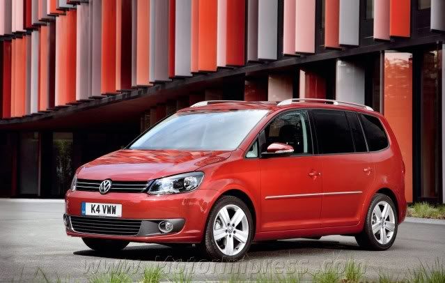 2011-volkswagen-touran-mpv-02-1.jpg