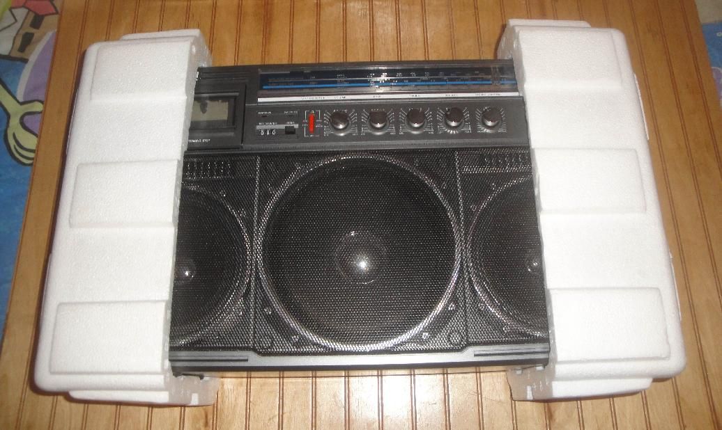 Vintage Magnavox Giant Boom Box Ghetto Blaster D844317 Short Wave Radio Wbox 4432