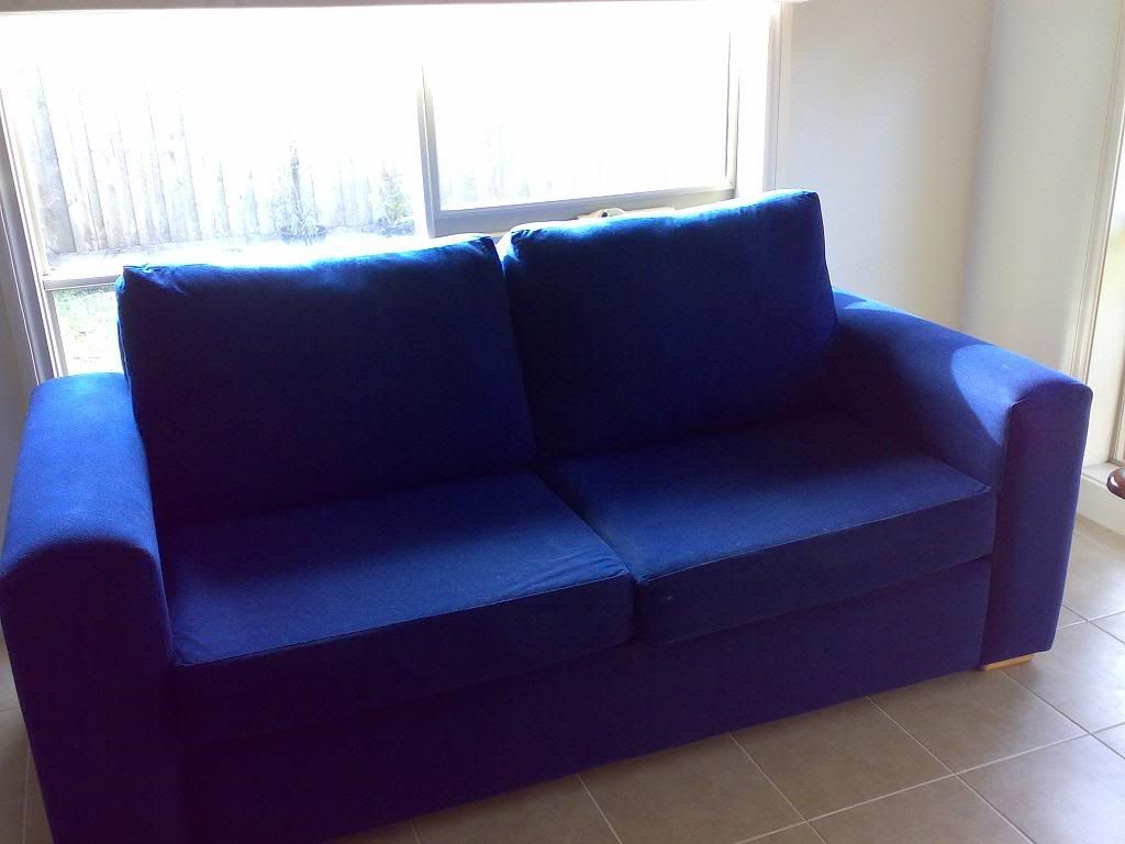 040520081106 - *sofa*