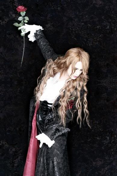 Also Kamijo from Versailles has Beautiful long hairStyle ^__^