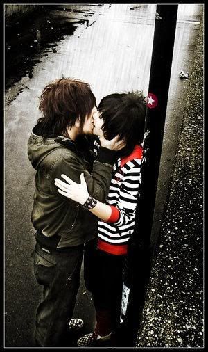 emo kiss Pictures, Images and Photos