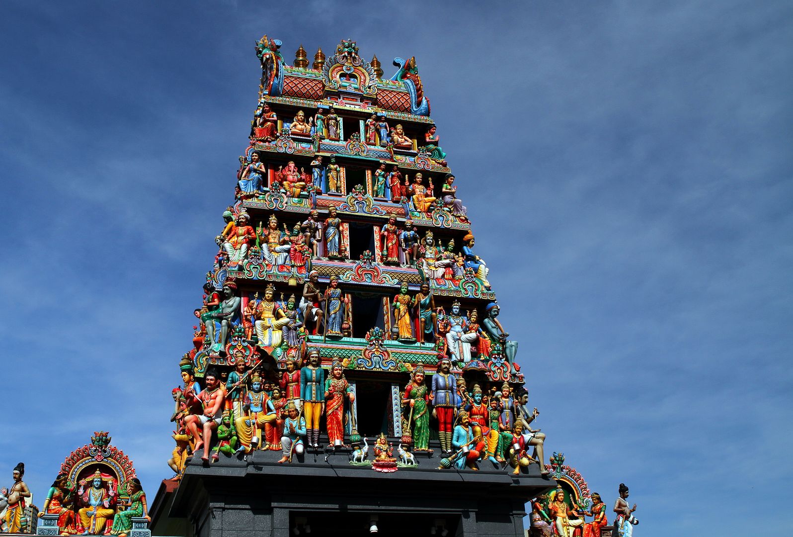 IMAGE: http://i282.photobucket.com/albums/kk279/Bearthedog_photos/Trips/Singapore/IMG_2183.jpg