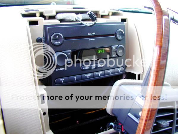 2006 Ford explorer stereo aux input #3